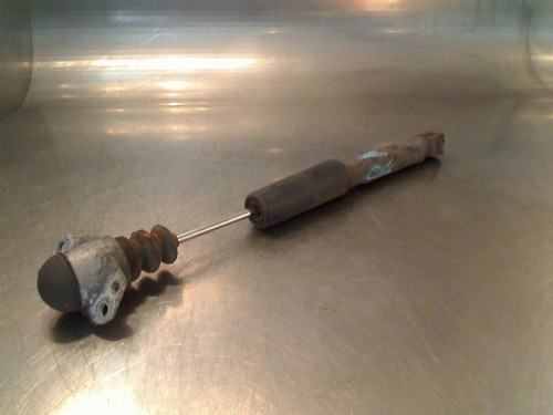 STOßDÄMPFER RECHTS HINTEN Volkswagen Fox (5Z) Hatchback 1.4 TDI (BNM) 2007