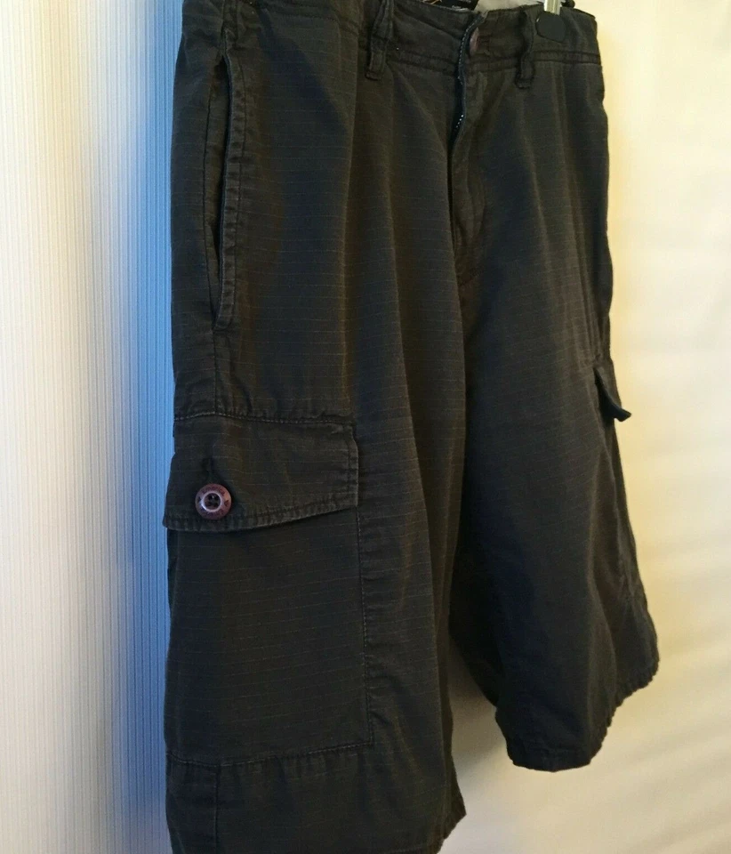 Emerica Straight Fit Skate Utility/ Cargo Shorts Men's Size W30 x L10/ Dark Gray - Image 2 of 4