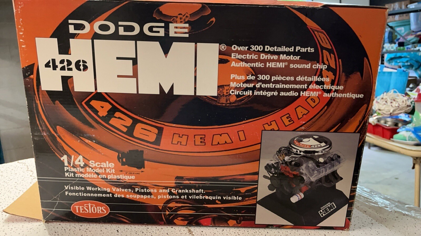 Testors Dodge 426 Hemi V8 High Performance Engine Model w/ Sound Chip