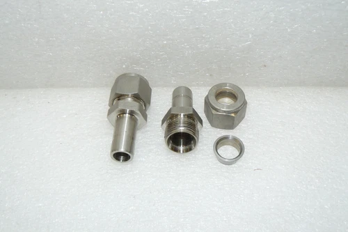 SWAGELOK SS-810-R-8 STAINLESS STEEL TUBE FITTING REDUCER 1/2" X 1/2" OD NEW QTY2