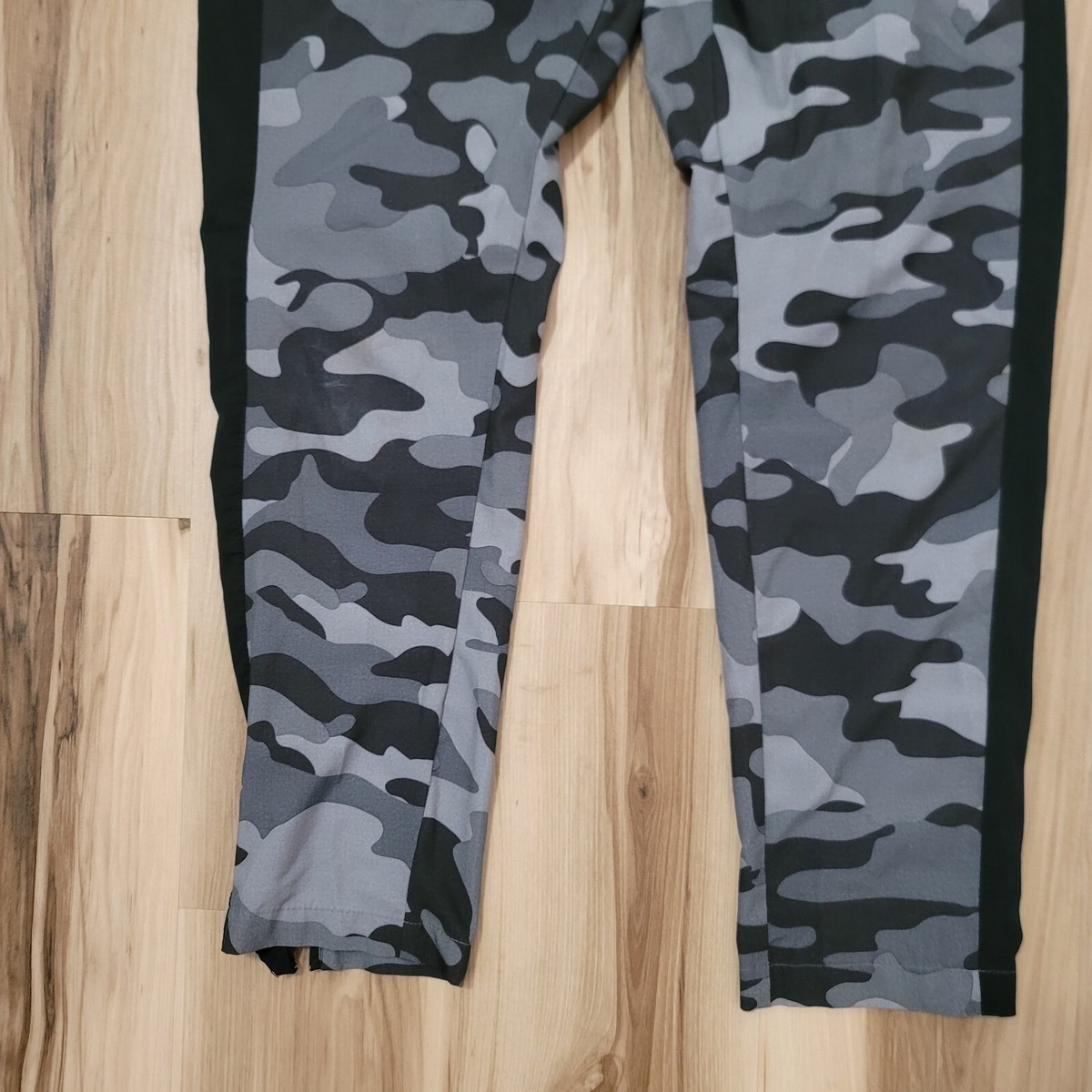 【U LAN】Half Camo Color Matching Line Training Pants s-l1200.jpg