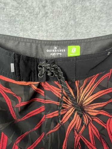 Quicksilver swimsuit youth boys size 12 28 waist - Picture 3 of 8