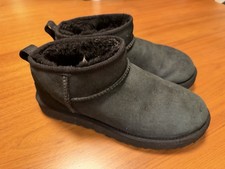 UGG Australia Women's Classic Ultra Mini Size 9 Black