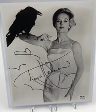 TIPPI HEDREN PSA AUTO Signed 8x10" PHOTO Actress ALFRED HITCHCOCK  - THE BIRDS