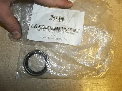 NEW Oil Seal 154466 1.37x1.87x0.255B *FREE SHIPPING* | eBay NEW Oil Seal 154466 1.37x1.87x0.255B *FREE SHIPPING* | eBay