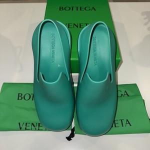 NEW Bottega Veneta 658767 Puddle Matt Brown Rubber Sandals Men’s Size 42 Bottega Veneta Puddle Sandals | eBay main image 3