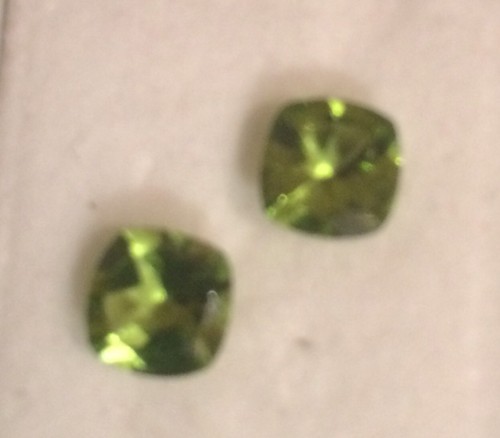 2.90CT NATURAL CUSHION CUT PAKISTAN GREEN PERIDOT 2Pc LOOSE GEMSTONES - Picture 2 of 3