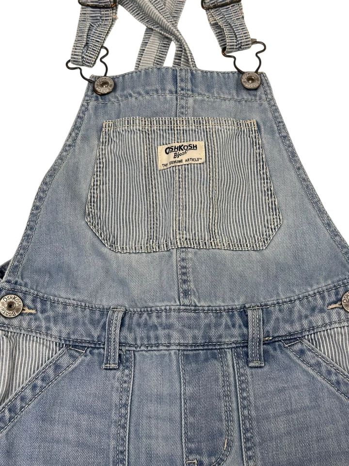Pantalones cortos de mezclilla azul a rayas OshKosh B’Gosh para niñas talla 6/6X chaleco trasero Foto 2 de 4
