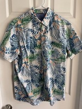 IZOD Saltwater Men's Size L Multicolored Floral Hawaiian Tropical Shirt