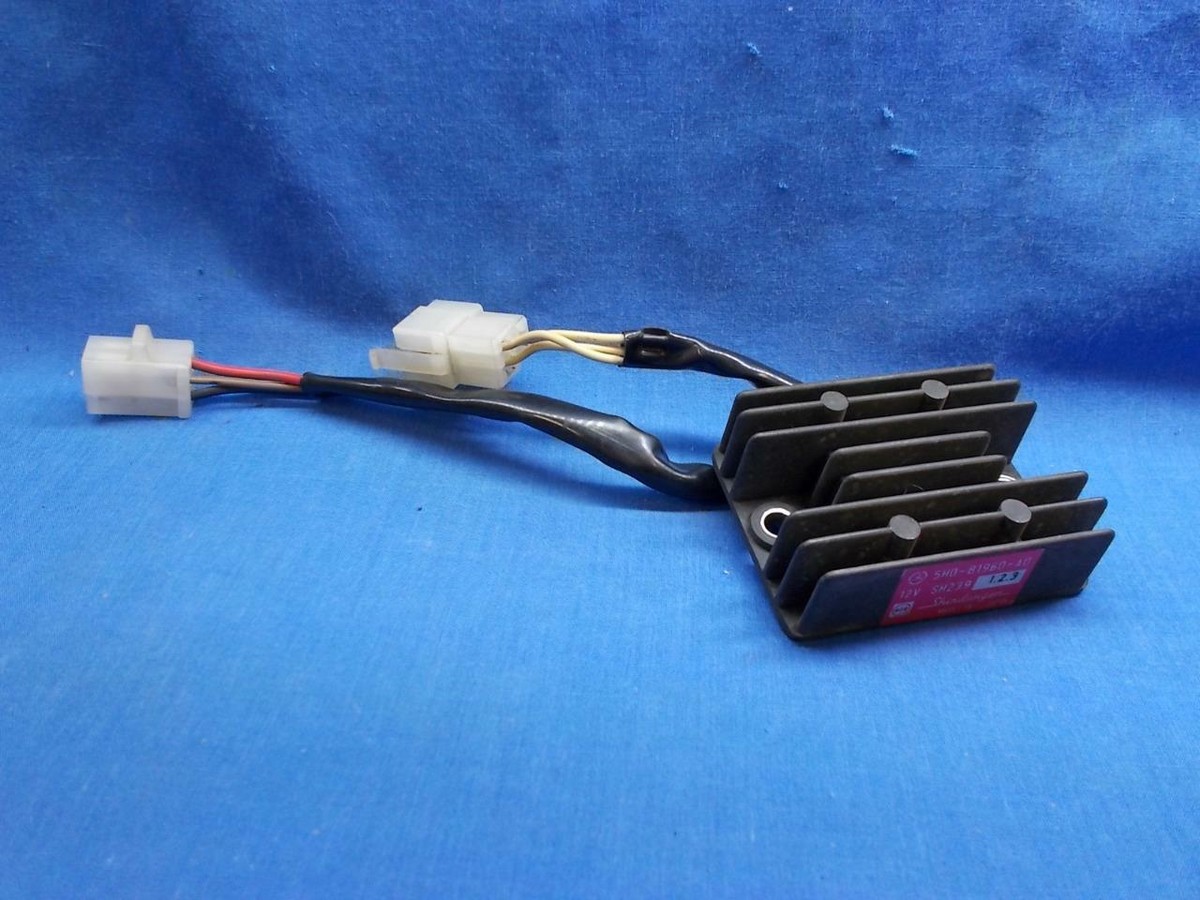 リプロ RZ125 2RM 1GV レギュレーター 5H0-81960-A0 Yamaha 5H0-81960-A0. OEM Rectifier/Regulator Assembly. Fits Yamaha