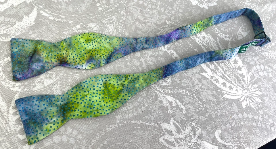 Corbata Beau Ties LTD cosida a mano - azul batiq, púrpura, verde 2 1/4 100 % algodón Foto 4 de 4