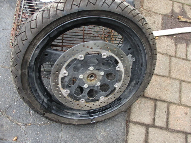 Черное переднее колесо 2001-2009 Suzuki GS500f от оригинального производителя GS500 19 миль - Изображение 2 из 4