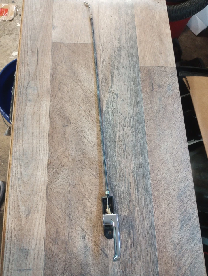 Jaguar XJ6/XJ12 1990-94 lado derecho delantero manija de puerta interior y cable Foto 2 de 4