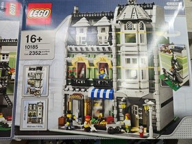 LEGO Creator Expert: Green Grocer (10185)