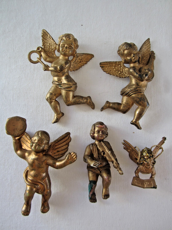 VTG  Mixed Lot of 5 CHERUB ANGEL GOLD Plastic Ornaments Music Xmas Choir Decor