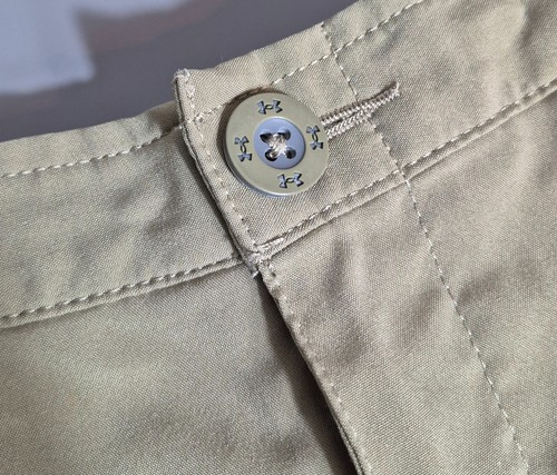 Under Armour Golf Boys Adjustable Waist Chino Shorts Youth Medium Khaki Beige - Picture 2 of 7