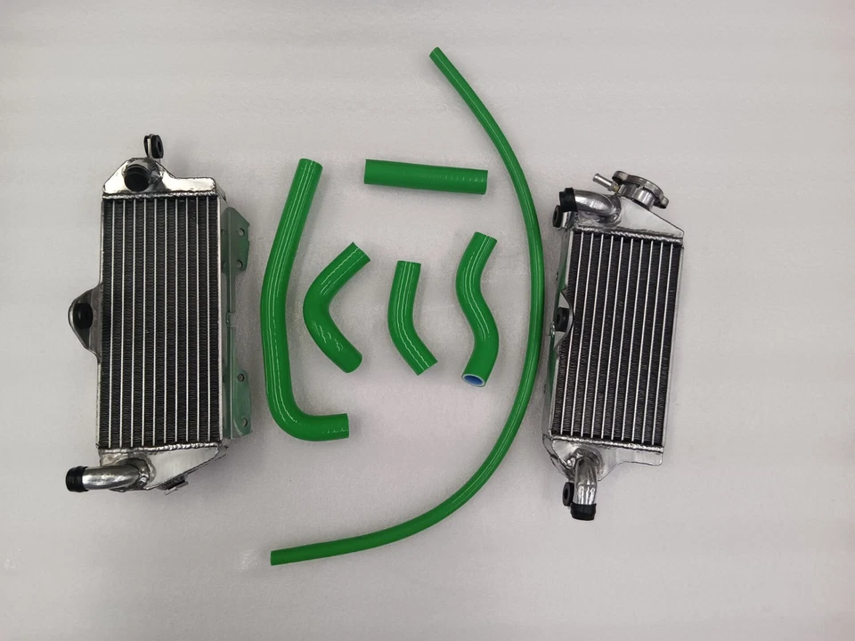 RADIADOR ALUMINIO Y MANGUERA SILICONA PARA KAWASAKI KX500 1988-2004 99 01 02 03 Verde Foto 2 de 4