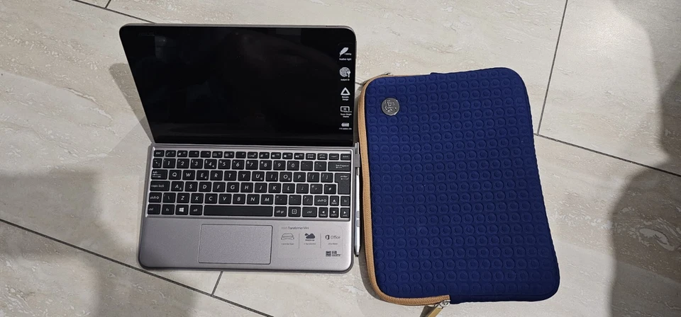 ASUS Transformer Book 10.1" (32GB SSD, Intel Atom 1.33 GHz, 2GB) Laptop - Grey - - Image 3 of 3