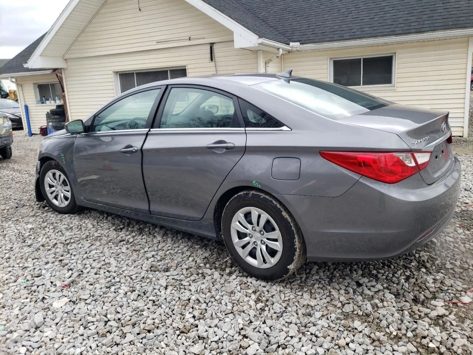 2011 Hyundai Sonata Windshield Wiper Motor OEM Used 137K Miles 620-50272 - Image 2 of 4