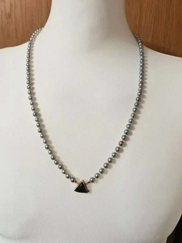 Zuchtperlenkette 66 cm mit 585 Goldverschluss & Schwarzer Stein 38 g - Bild 1 von 4