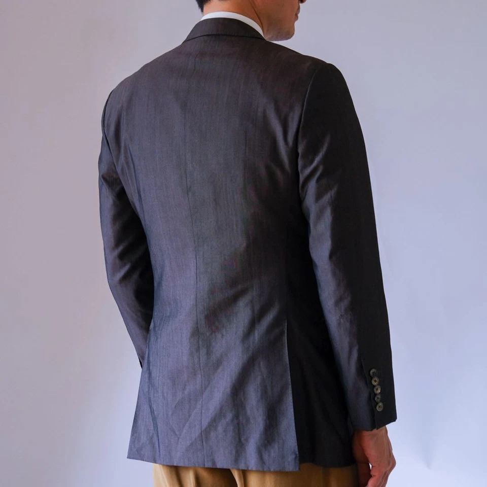 Excellent condition GUCCI wool and silk peaked jacket, charcoal gray, size 48 - Image 2 of 4