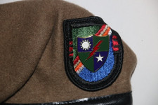 ORIGINAL AKTUELLE AUSGABE US 3RD BN 75TH RANGERS BASKENMÜTZE MIT BLITZ & ABZEICHEN 7 5/8