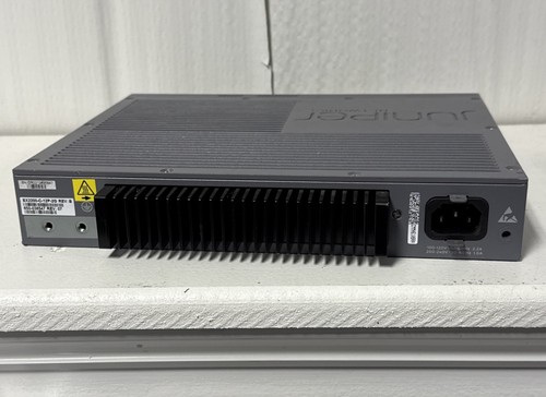 Commutateur compact PoE+ Juniper EX2200-C 12 ports 10/100/1000BASE-T - P/N: EX2200-C - Photo 3/5