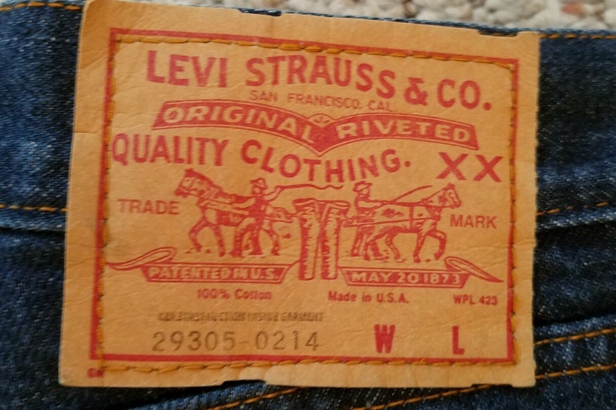 Levi's Jeans Red Tab USA 29305 Super High Waisted Mom Jeans Levi's Jeans Red Tab USA 29305 Super High Waisted Mom Jeans