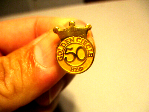 Vintage Beta Sigma Phi GOLDEN CIRCLE Award Sorority Member original pin - Picture 2 of 3