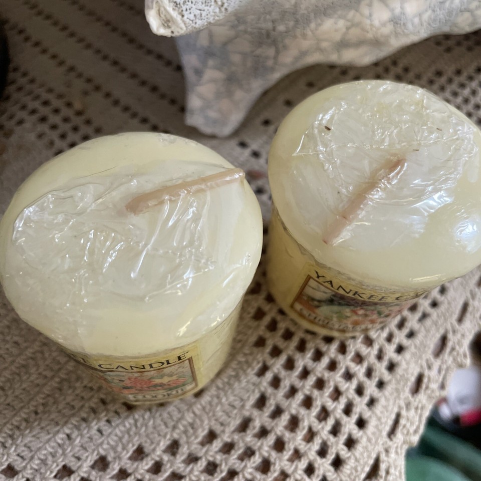 Yankee Candle Christmas Cookie Candle 2 Votive Candles UNBURNED eBay
