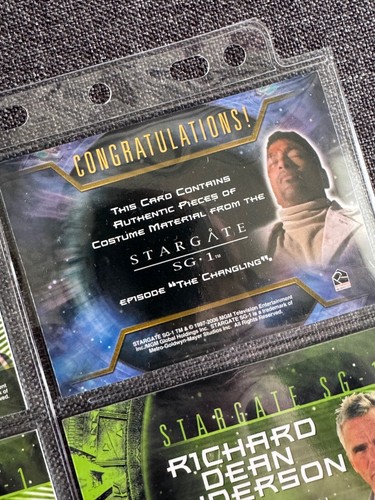 Stargate sg-1 season 8, Rittenhouse – 9 autos, 8 costumes, relic, case topper ++ - Picture 8 of 24