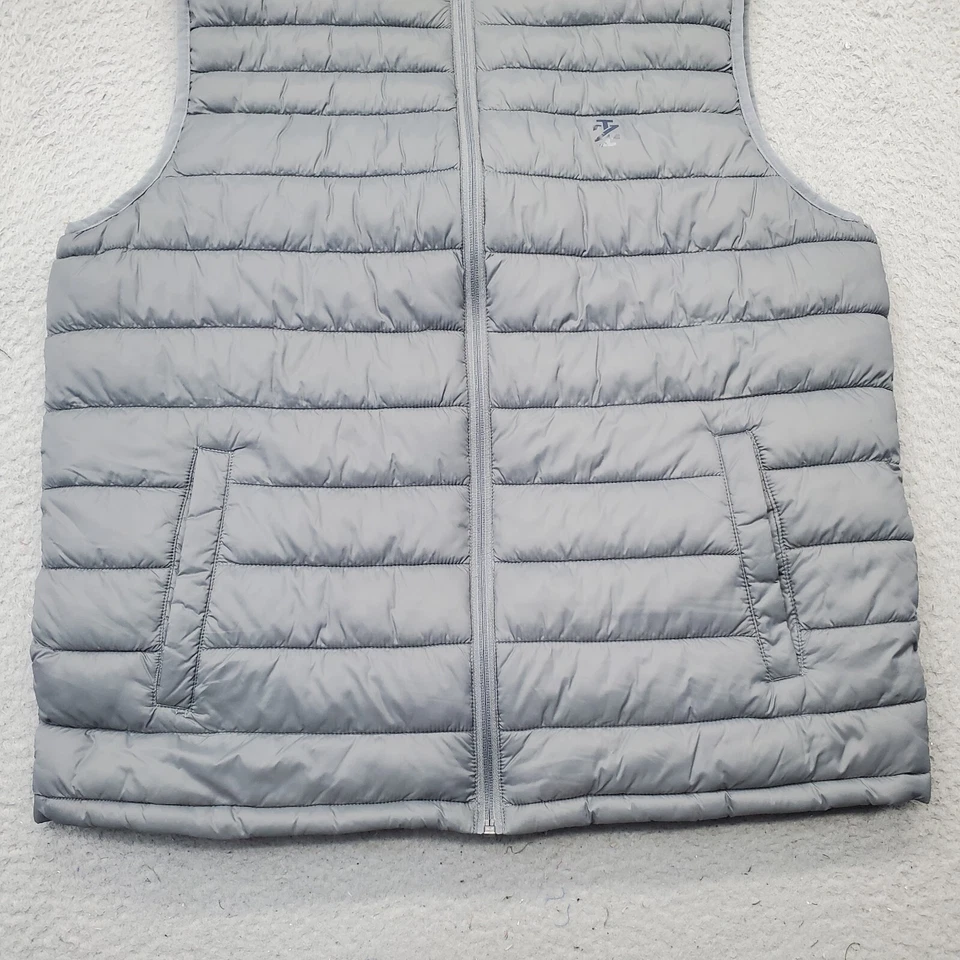 Colete acolchoado masculino IZOD grande cinza empacotável desempenho acolchoado zíper completo logotipo - Imagem 3 de 4