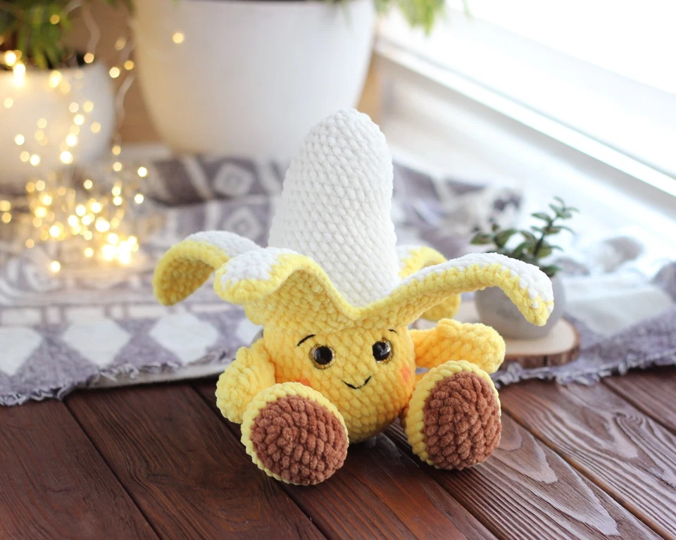 Плюшевая банановая игрушка для вязания крючком ручной работы — мягкая фруктовая набивка Amigurumi - Изображение 4 из 4