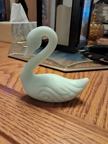 Fenton Swan Paperweight