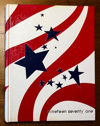 1971 Yearbook "les mémoires" Wilson Borough Area Joint High School Easton, Pa.