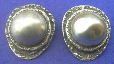 HENRY PERICHON créateur boucles d'oreilles clips vintage en métal argenté - Photo 1/3