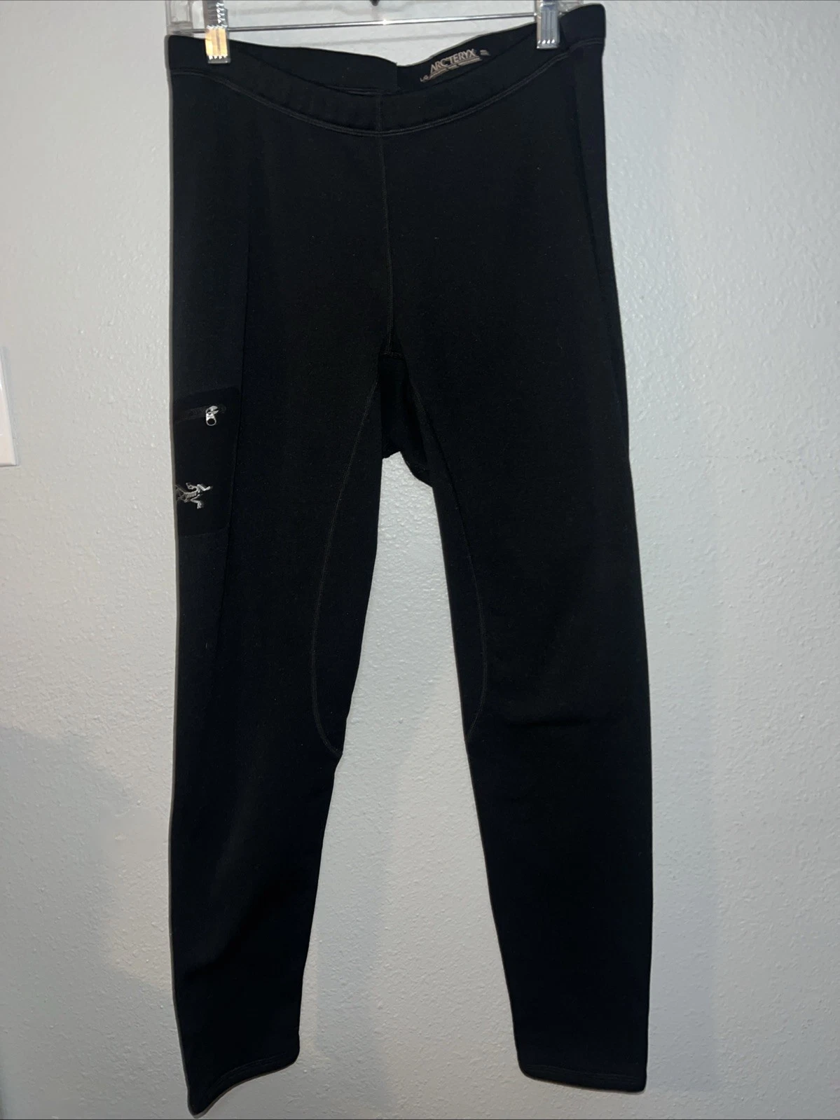 arcteryx Men’s Large Base layer Pants
Opens in a new window or tab