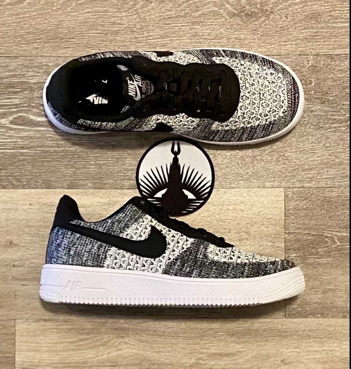 nike air force 1 flyknit low black white