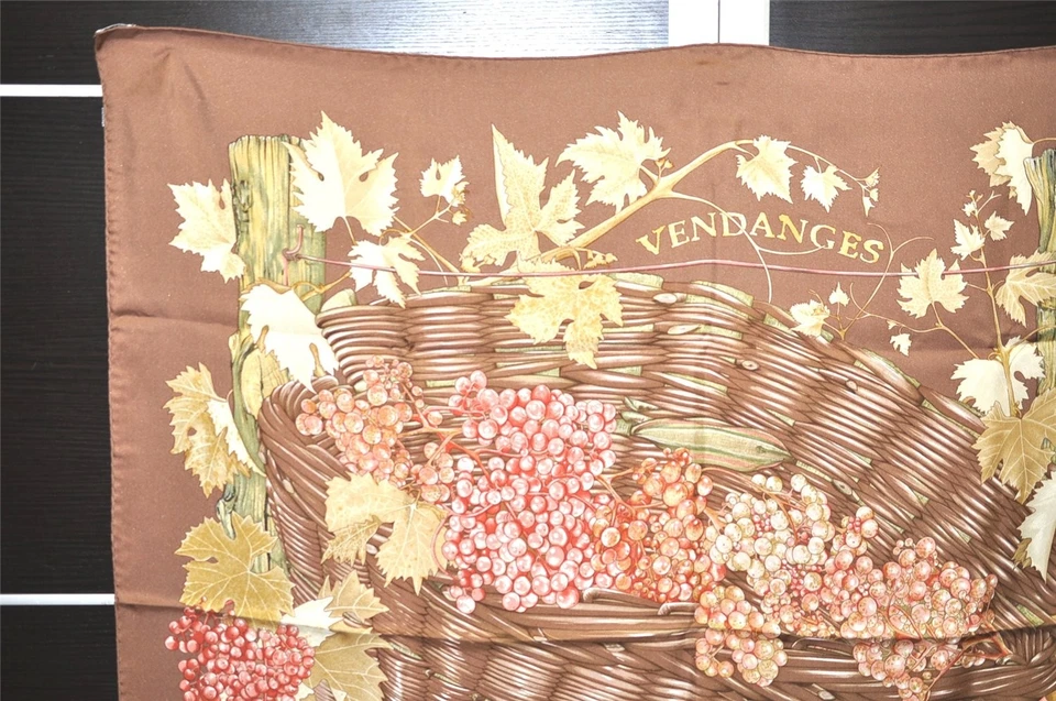Authentic HERMES Carre 90 Scarf "VENDANGES" Silk Brown 4092N - Image 2 of 4
