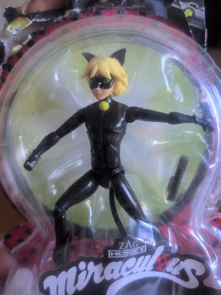 Figura de Acción Miraculous CAT NOIR 5.5" Muñeca BanDai Zag Heroez Nueva Dañada  Foto 2 de 4