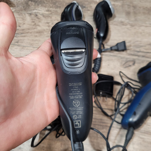 5 Philips Norelco Shavers Lot With Chargers And Andis Clippers See Description - Picture 14 of 16