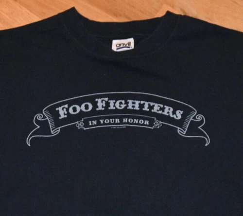 THE FOO FIGHTERS 05 TOUR rock concert tee t-shi 2000s vintage concert t-shirt, vintage, size S, single stitch, B+ condition