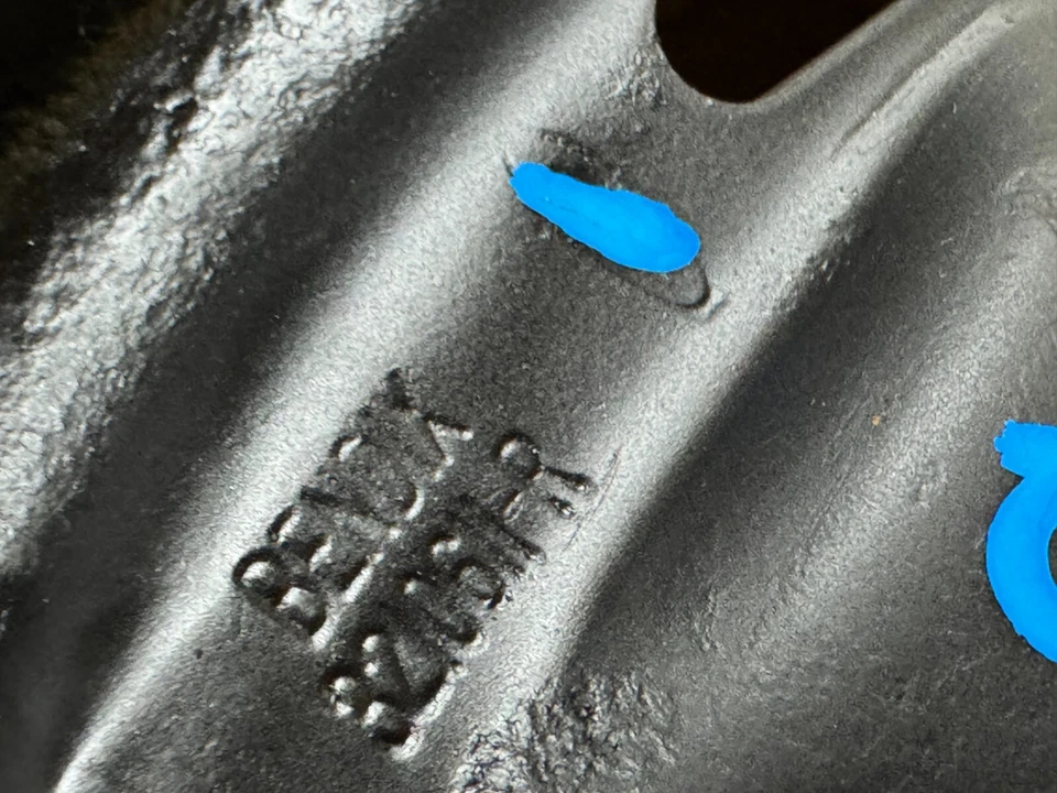 Оригинальные монтажные пластины заднего барабанного тормоза 87-93 Ford Mustang 8.8 - Изображение 4 из 4