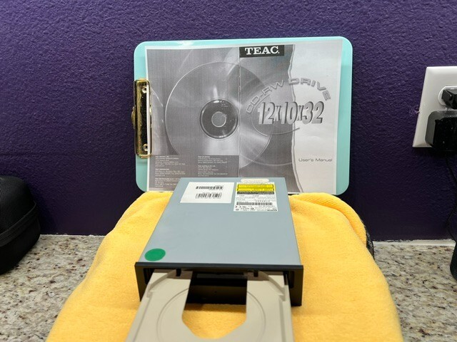 TEAC CD-W512S SCSI CD-RWドライブ 本体 Teac CD-W512S 12x10x32 CD-RW Drive -Black Bezel | eBay