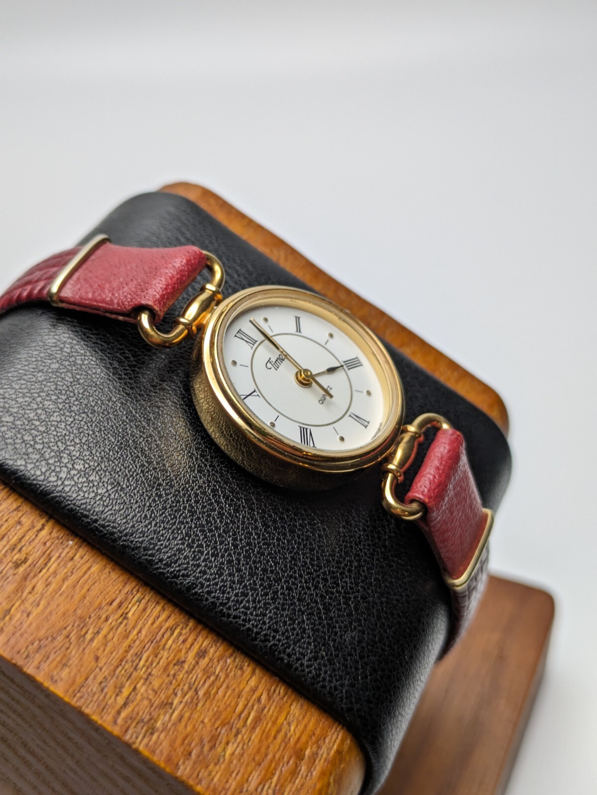 Rare Small Womens Elegant Timex Watch From The 80's image 5