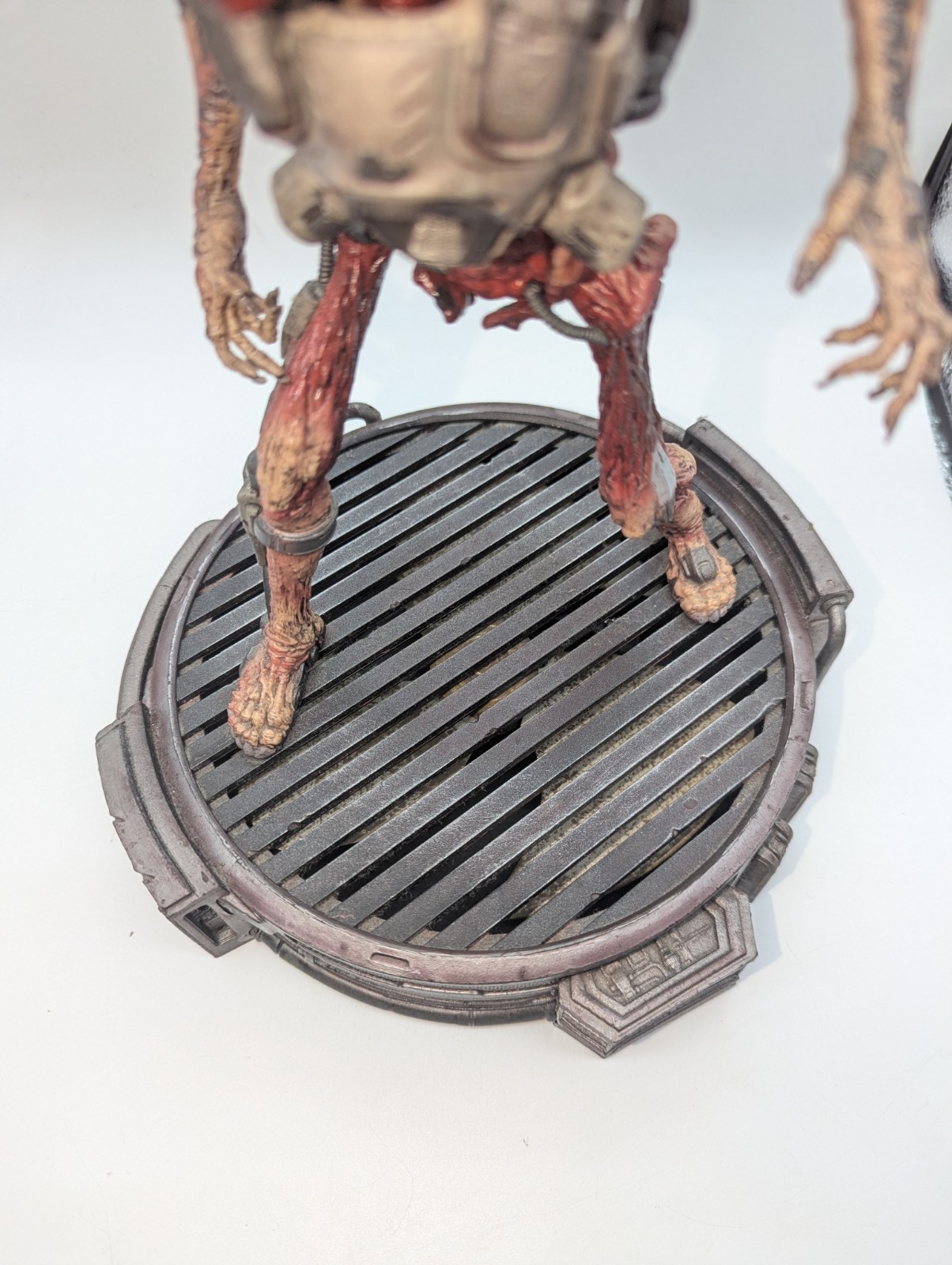 DOOM 2016 Collector's Edition Revenant 12in Statue LED Base Fan TriForce (B) image 6