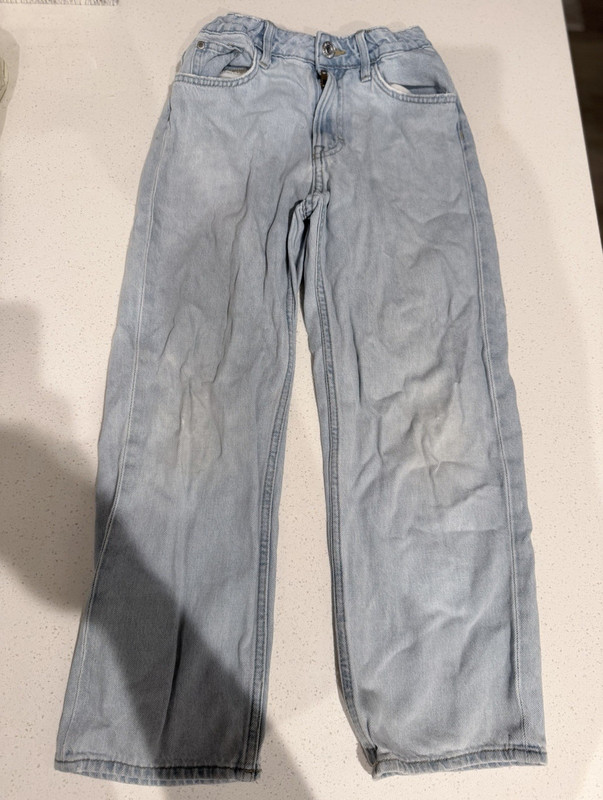 H&M Women’s Light Wash Blue Straight Leg Denim Jeans 5-Pocket Button