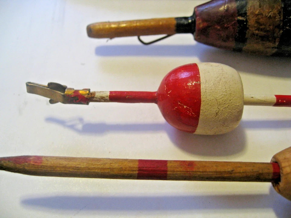 Lot of 5 Vintage Wooden Fishing Bobbers / Floats From Old Tackle Box - Image 2 of 4