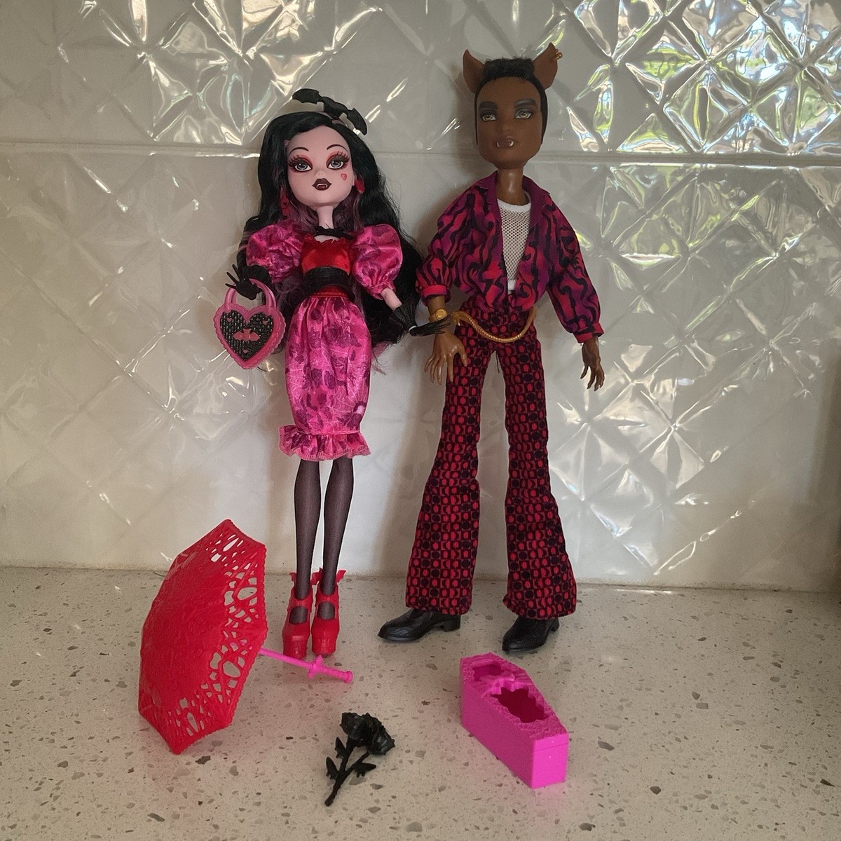 Monster High Clawd Wolf and Draculaura Howliday Love Edition | eBay