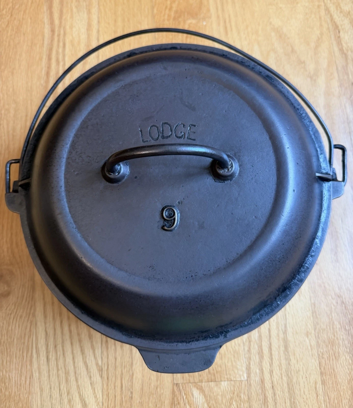 1910s – 1930s Lodge Arc Logo No. 9 Split-Bail Cast Iron Dutch Oven (Complete)
Opens in a new window
